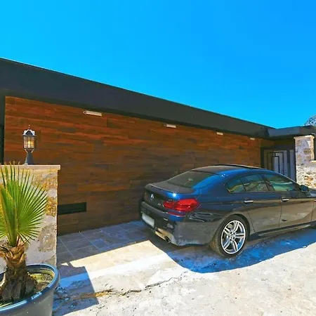 Everest Villa